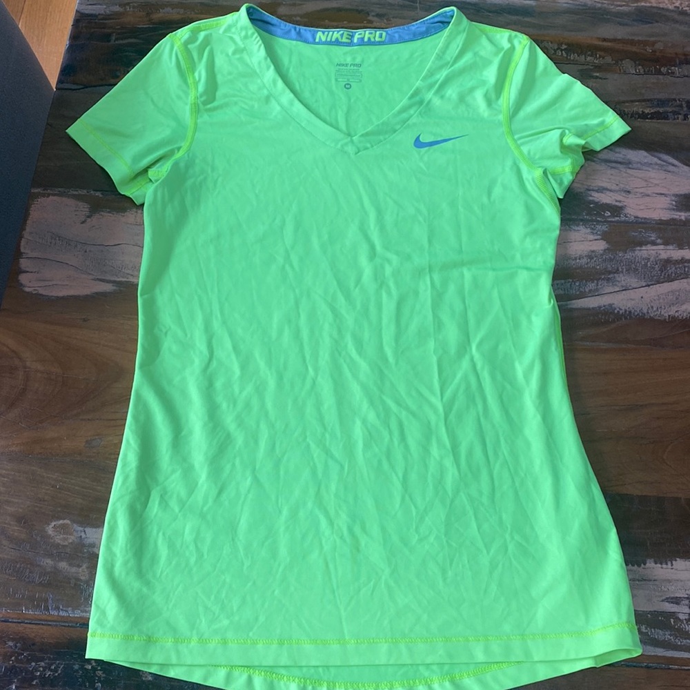 3 item bundle for $15✨ Neon yellow nike vneck